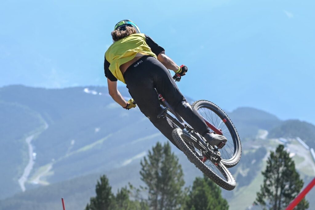 ciclismo andorra turismo pirineos